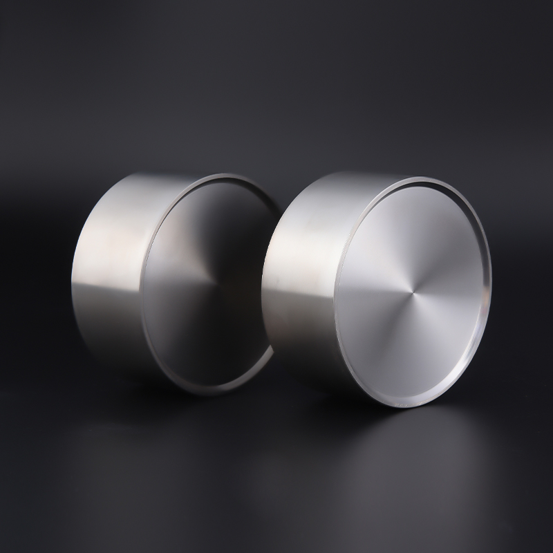 Titanium mål