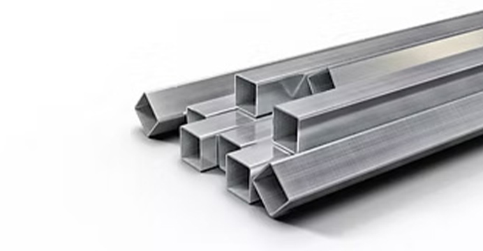 Hvad er de fysiske og kemiske egenskaber ved rent titanium?